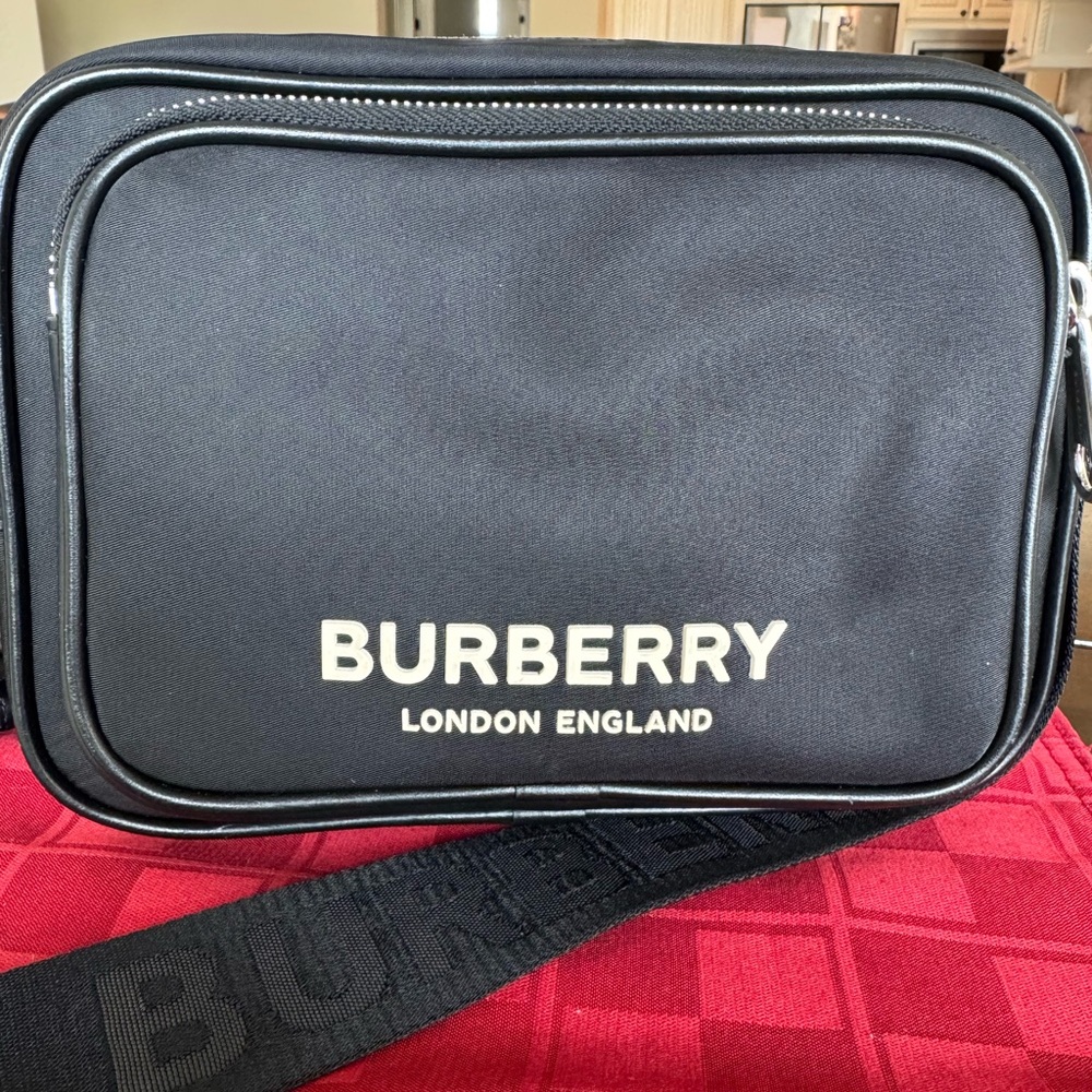 Burberry Paddy Nylon Crossbody - Picture 3 of 12